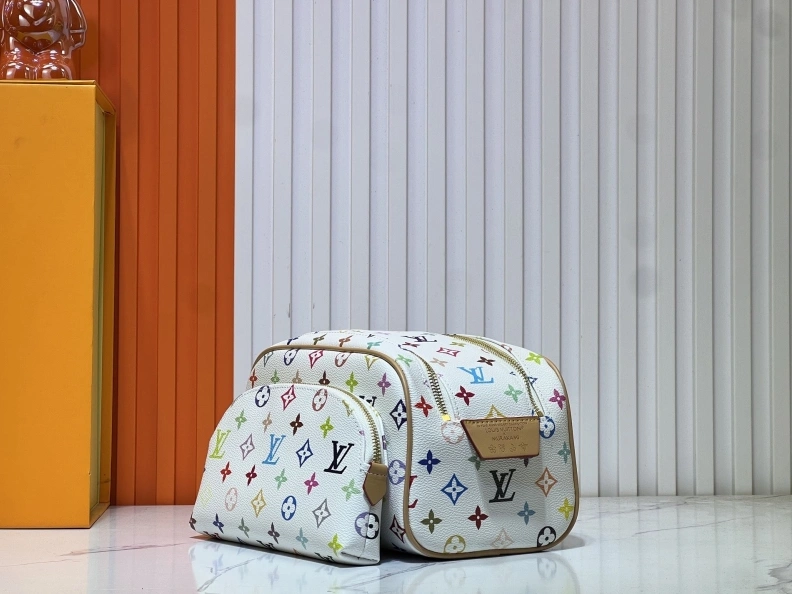 DailyWear LX Cosmetic Bags 23334