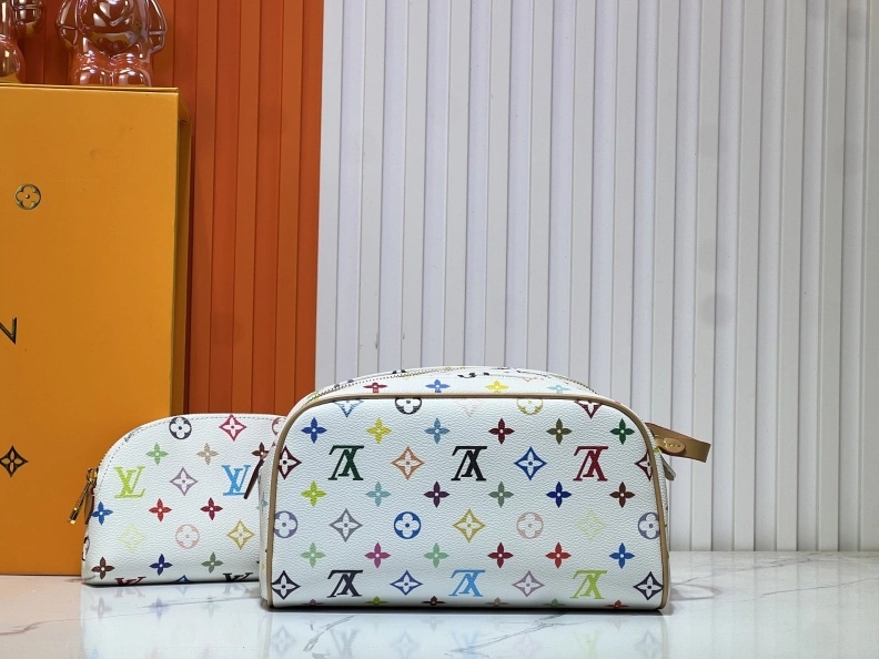 DailyWear LX Cosmetic Bags 23334
