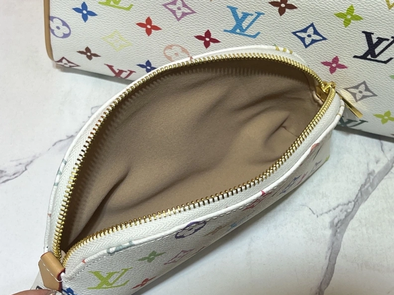 DailyWear LX Cosmetic Bags 23334