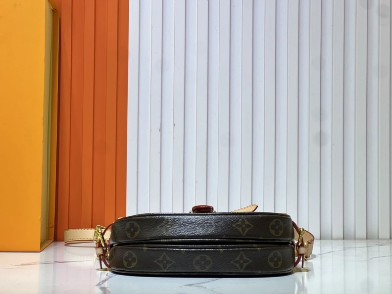 Classic LX Satchel Bags 23260