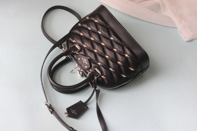 Classic LX Top Handle Bags 22881