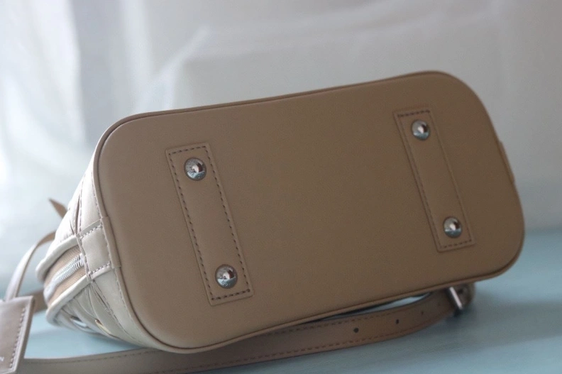 LX Top Handle Bags Flexible 22884