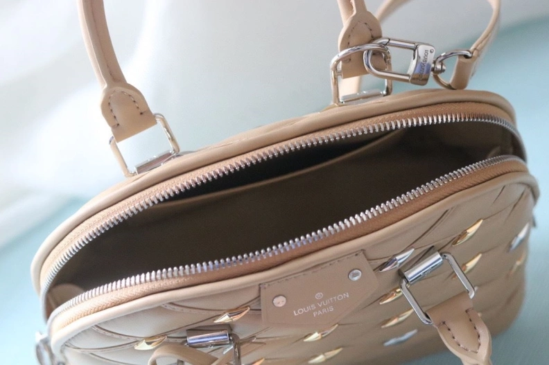 LX Top Handle Bags Flexible 22884
