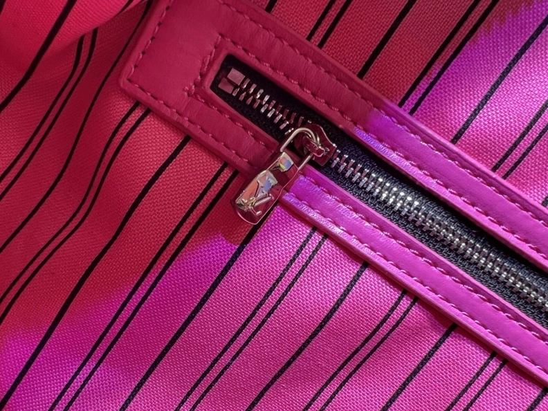 DailyWear LX Travel Bags 22781
