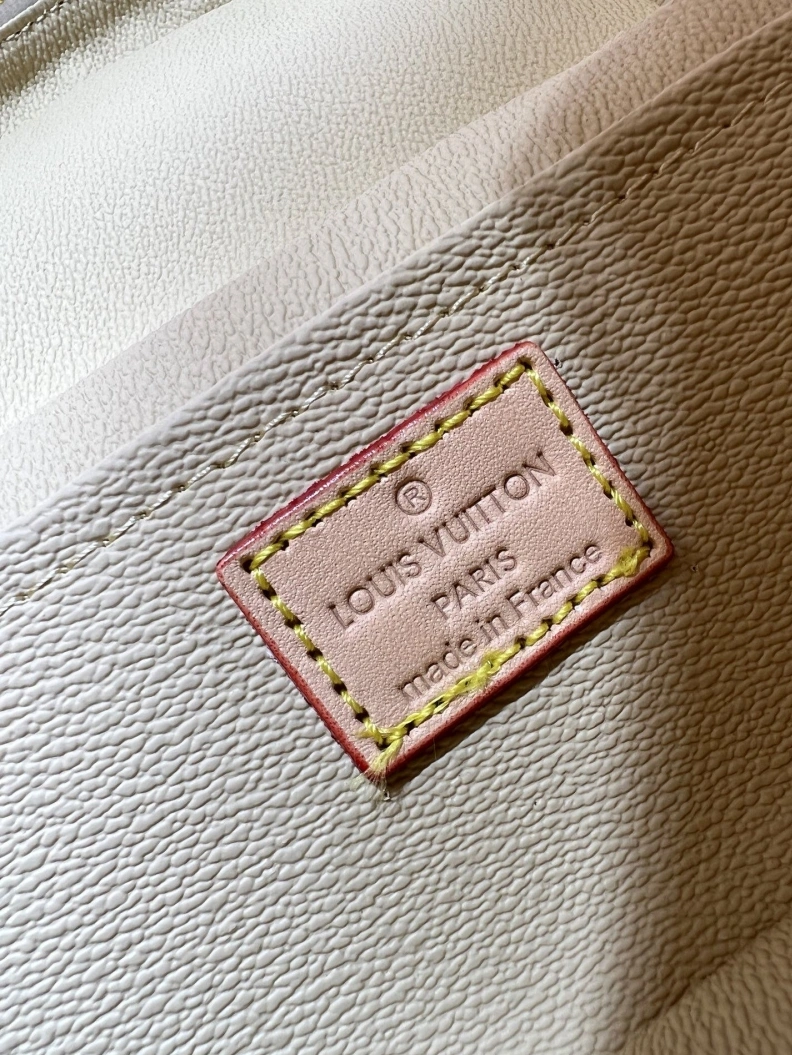 LX Cosmetic Bags Comfortable 23311