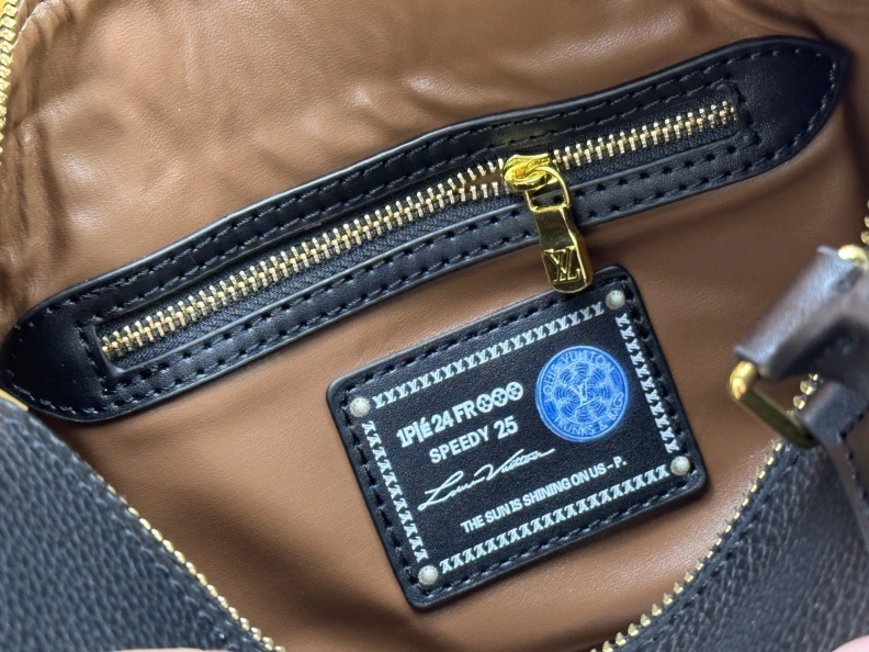Trendsetting LX Speedy Bags 22990