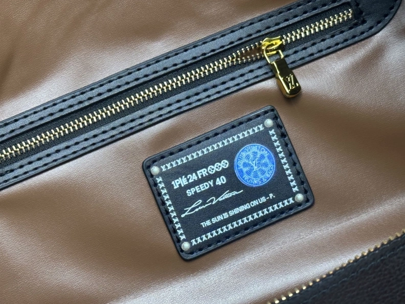 Sophisticated LX Travel Bags 22783