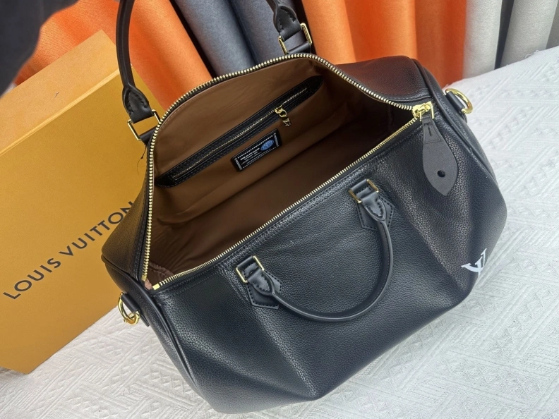 Sophisticated LX Travel Bags 22783