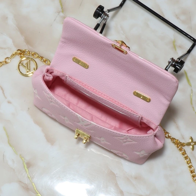 Trendsetting LX Top Handle Bags 22864