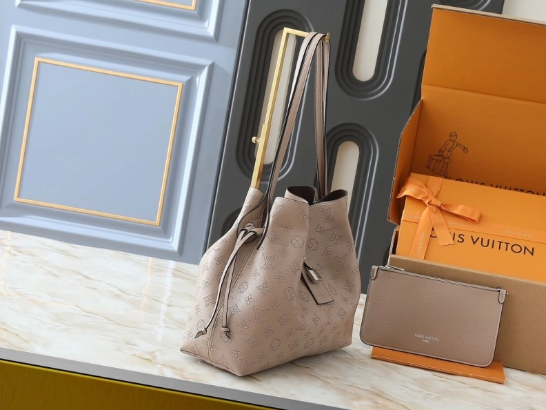 Classic LX Top Handle Bags 22854