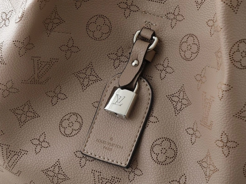 Classic LX Top Handle Bags 22854
