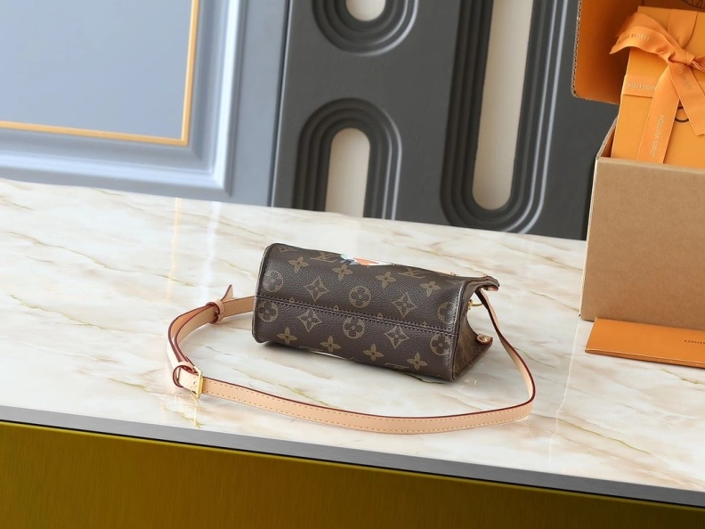 Resilient LX Shopping Bags 23058