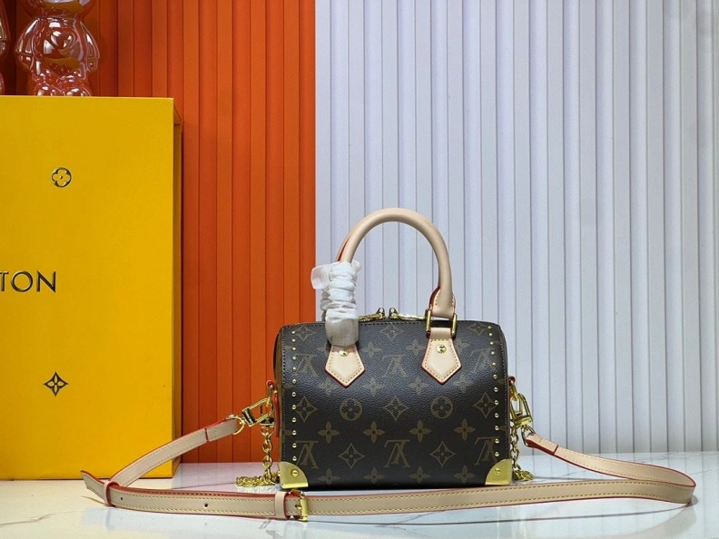 Versatile LX Speedy Bags 22947