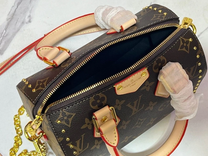 Versatile LX Speedy Bags 22947