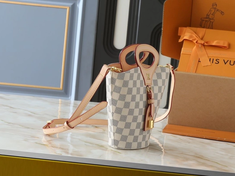 Versatile LX Bucket Bags 23422