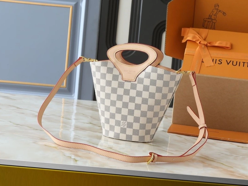 Versatile LX Bucket Bags 23422