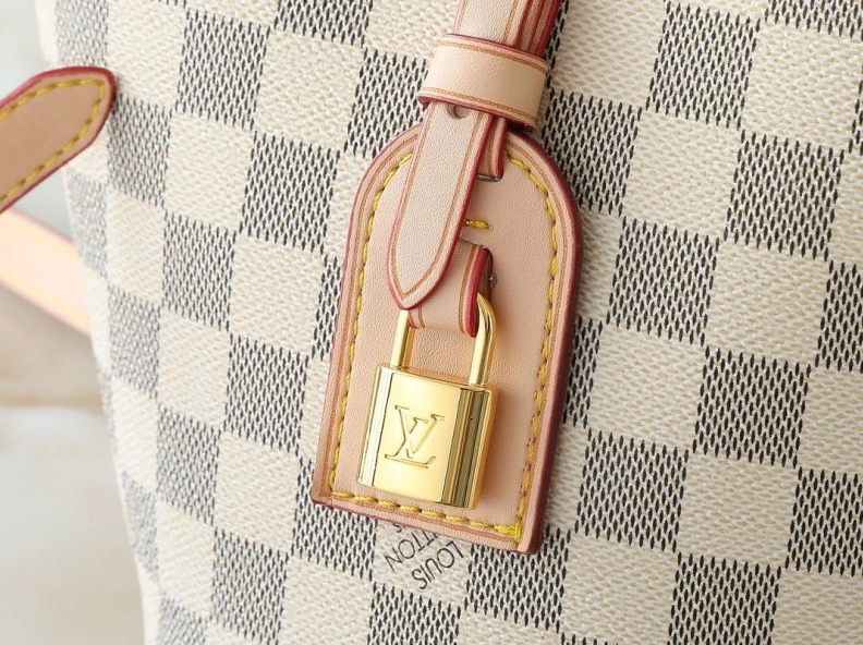 Versatile LX Bucket Bags 23422