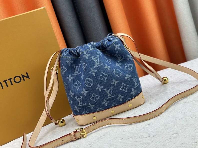 LX Bucket Bags Bold 23421
