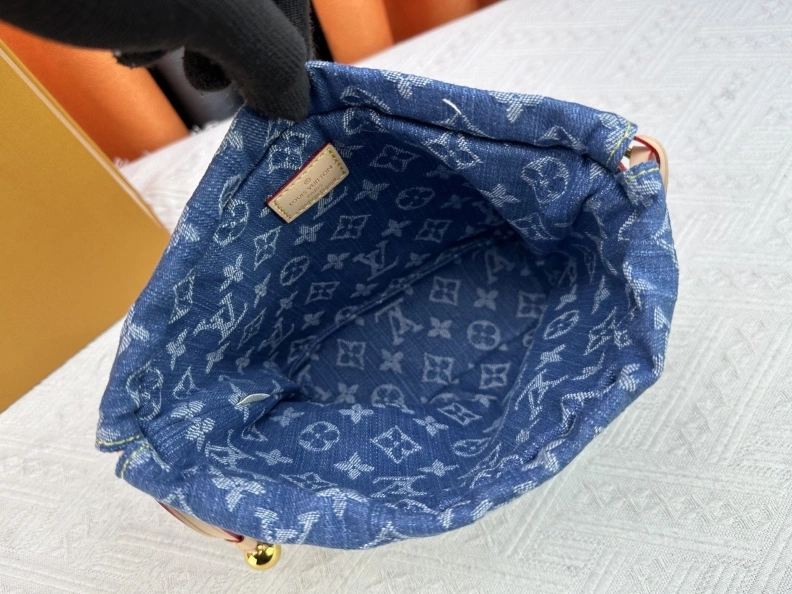 LX Bucket Bags Bold 23421