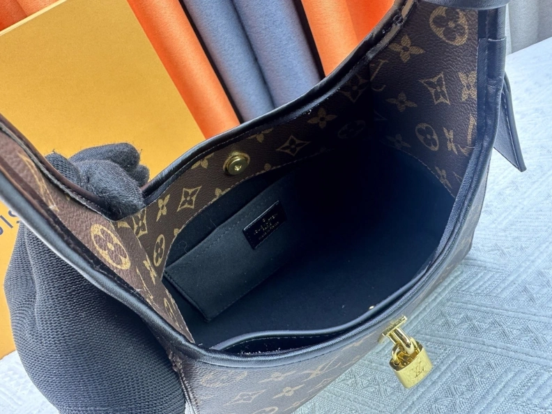 Durable LX Top Handle Bags 22812