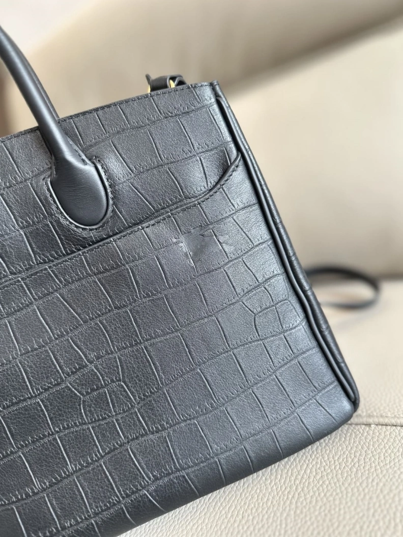 Fashionable Bxrbxrry Shopping Bags 74729