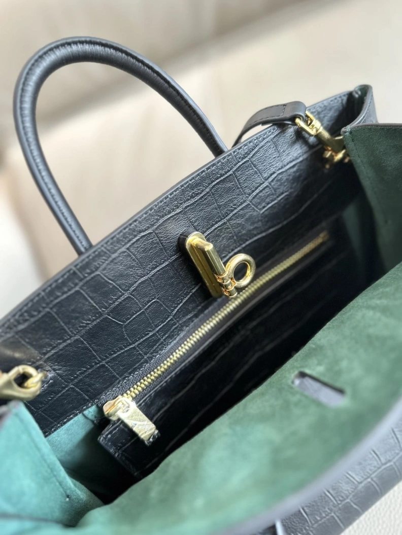Fashionable Bxrbxrry Shopping Bags 74729