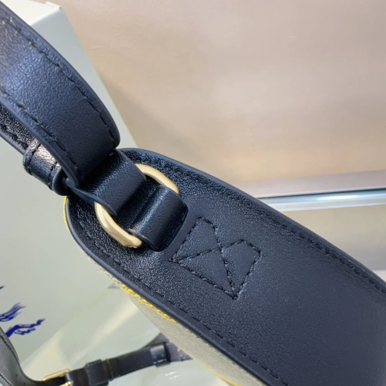 Durable Bxrbxrry Top Handle Bags 74599