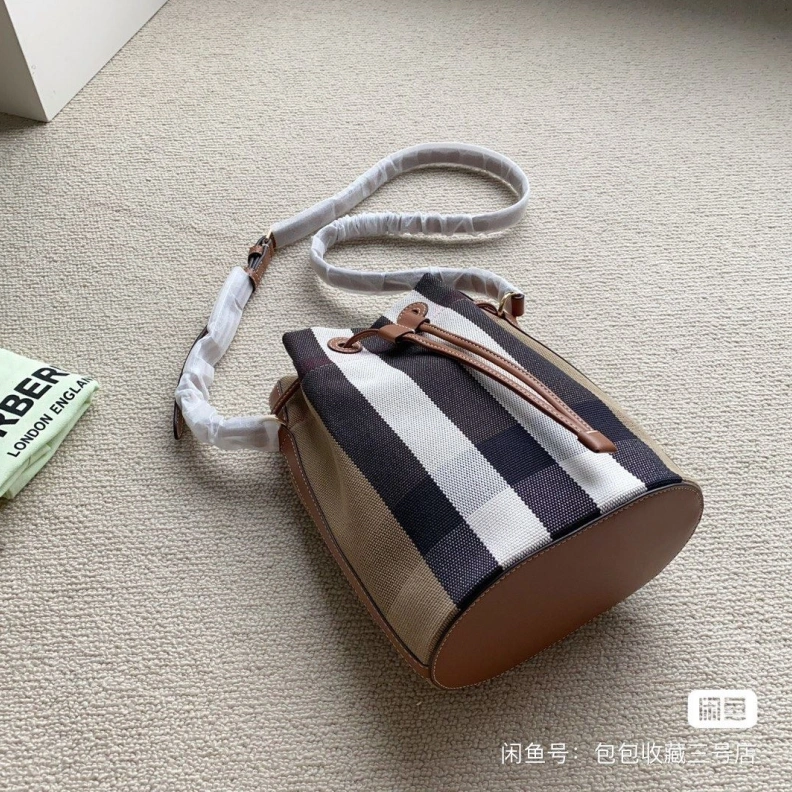 Bold Bxrbxrry Bucket Bags 74998