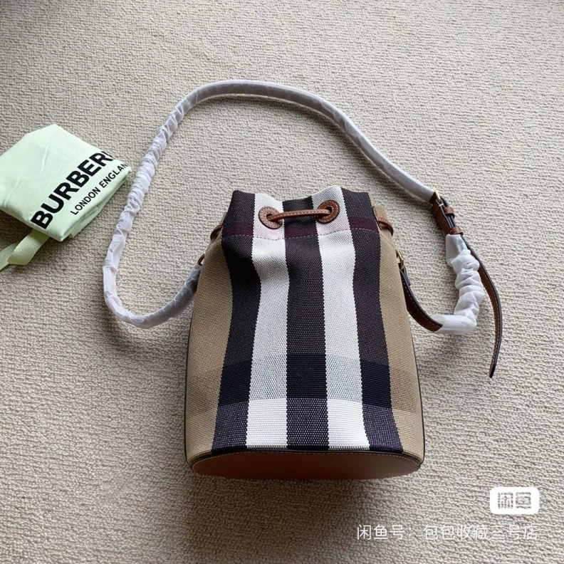 Bold Bxrbxrry Bucket Bags 74998