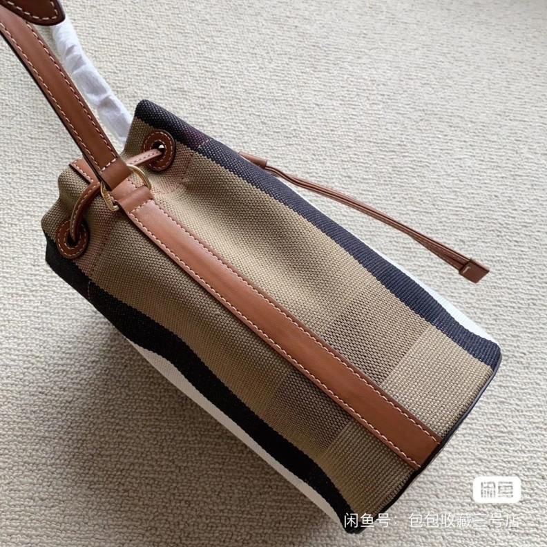 Bold Bxrbxrry Bucket Bags 74998
