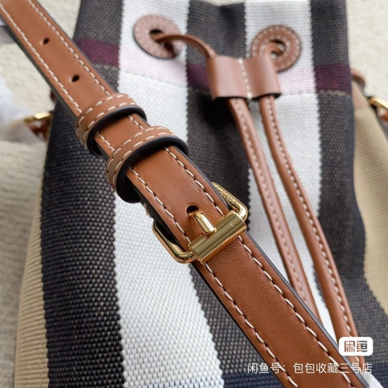 Bold Bxrbxrry Bucket Bags 74998