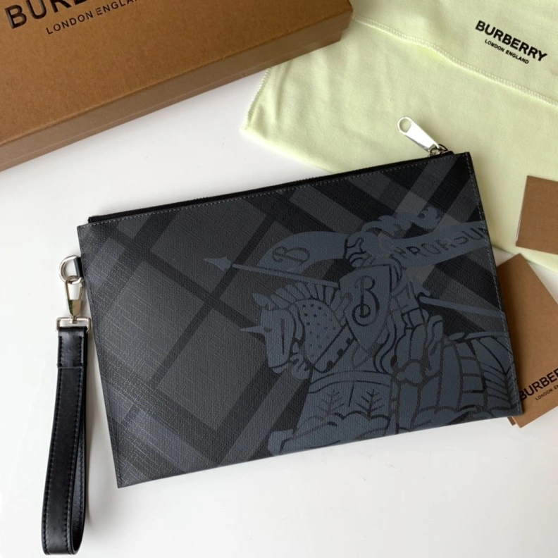 Bright Bxrbxrry Clutch Bags 74997