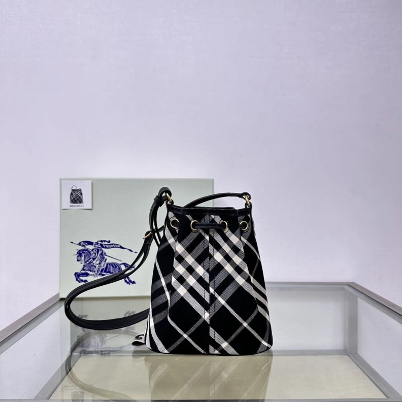 Soft Bxrbxrry Bucket Bags 75011
