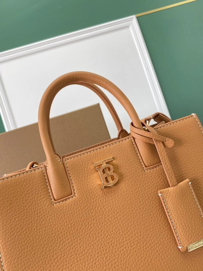 Resilient Bxrbxrry Shopping Bags 74673