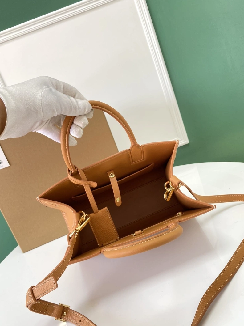 Resilient Bxrbxrry Shopping Bags 74673