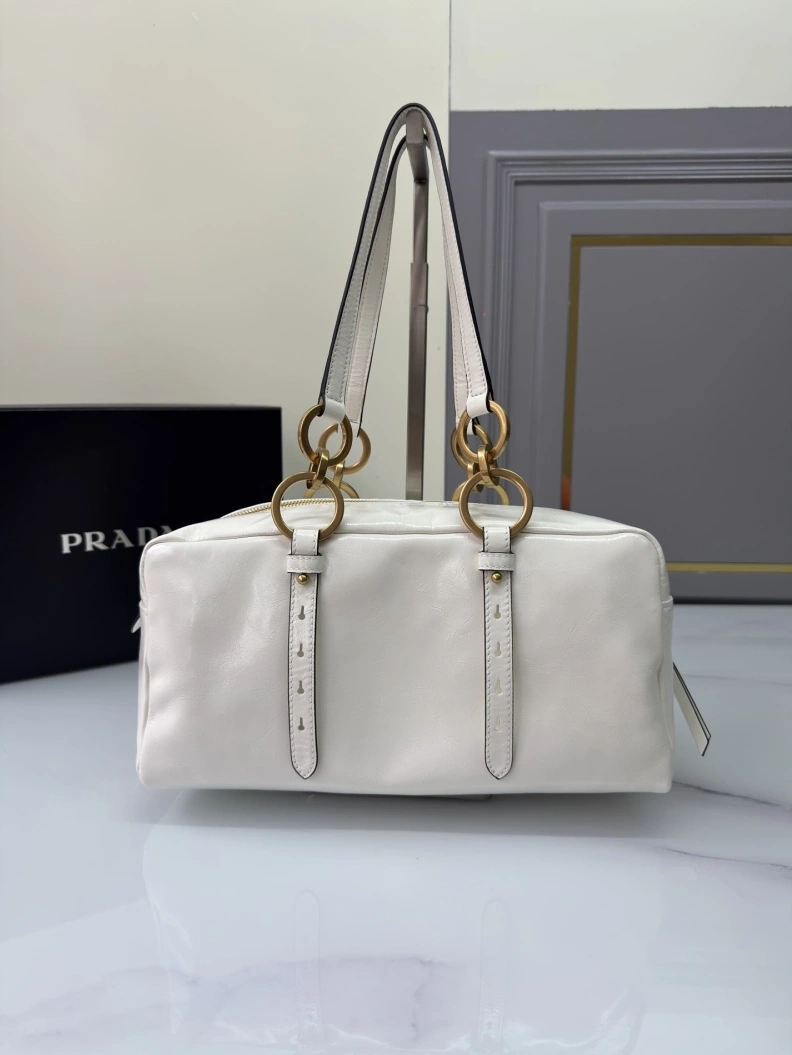 Bold Bxrbxrry Top Handle Bags 74102
