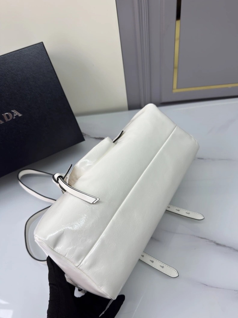 Bold Bxrbxrry Top Handle Bags 74102