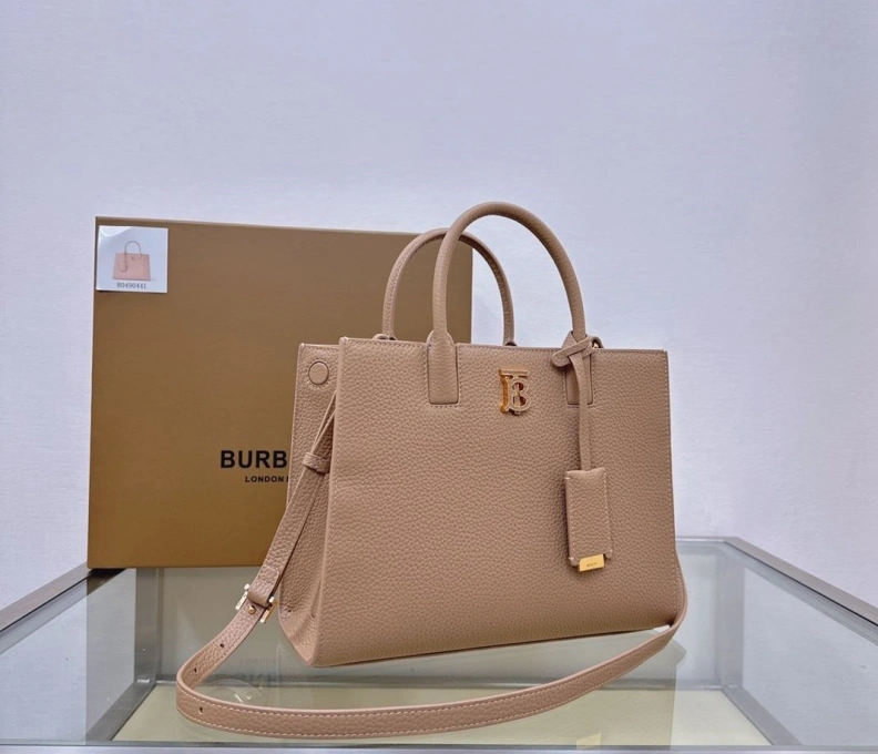Versatile Bxrbxrry Shopping Bags 74207