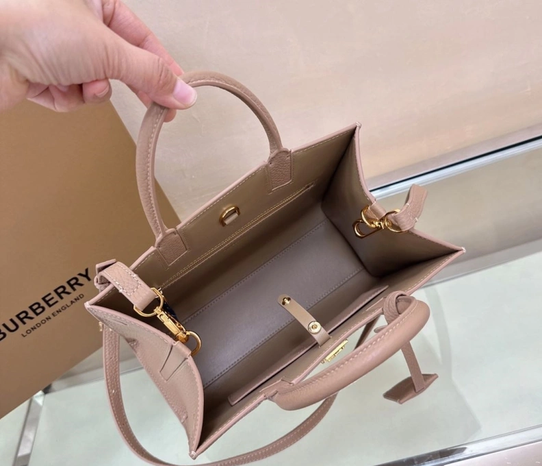 Versatile Bxrbxrry Shopping Bags 74207