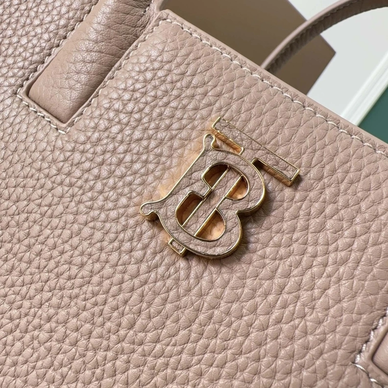 Versatile Bxrbxrry Shopping Bags 74207