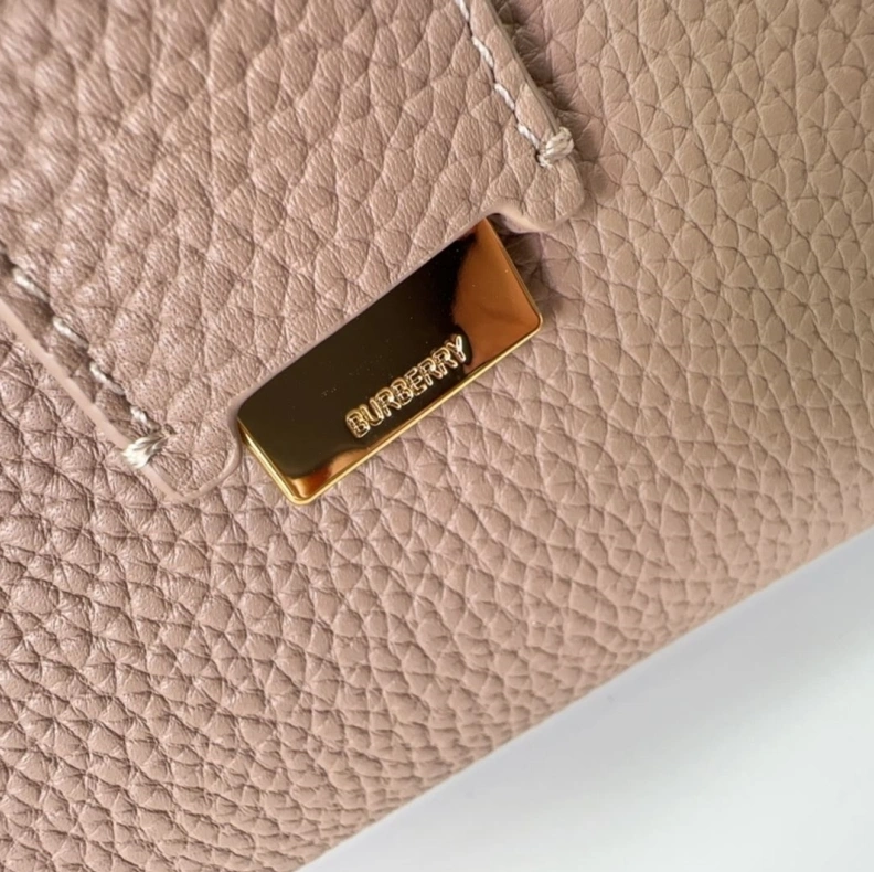 Versatile Bxrbxrry Shopping Bags 74207