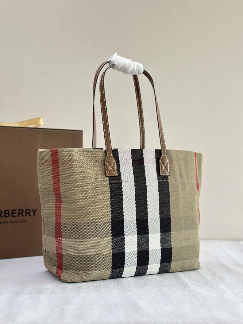 Comfortable Bxrbxrry Shopping Bags 74202