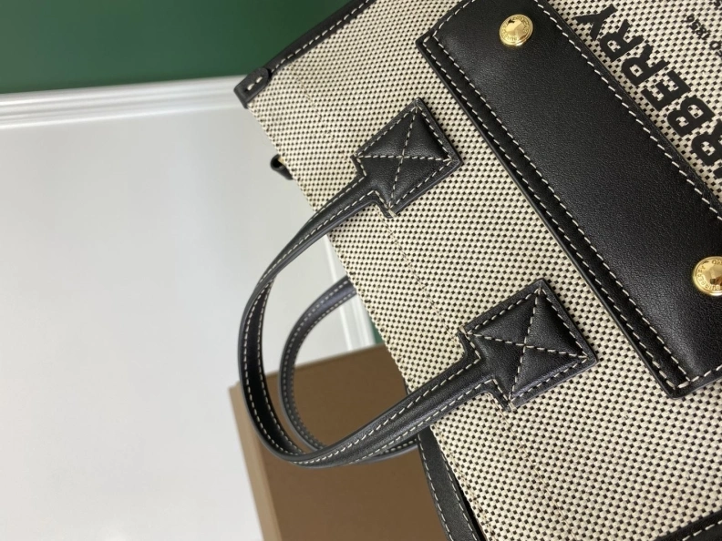 Soft Bxrbxrry Shopping Bags 74151