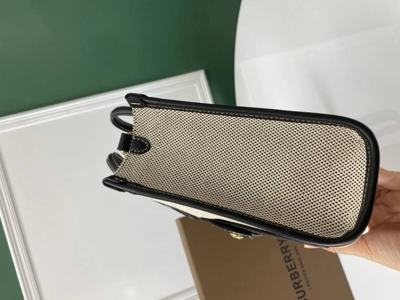 Soft Bxrbxrry Shopping Bags 74151