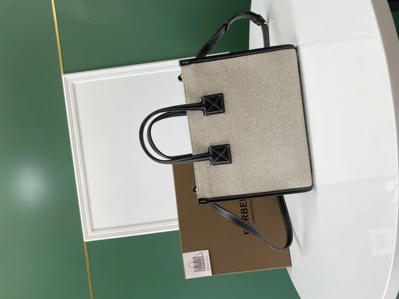 Soft Bxrbxrry Shopping Bags 74151