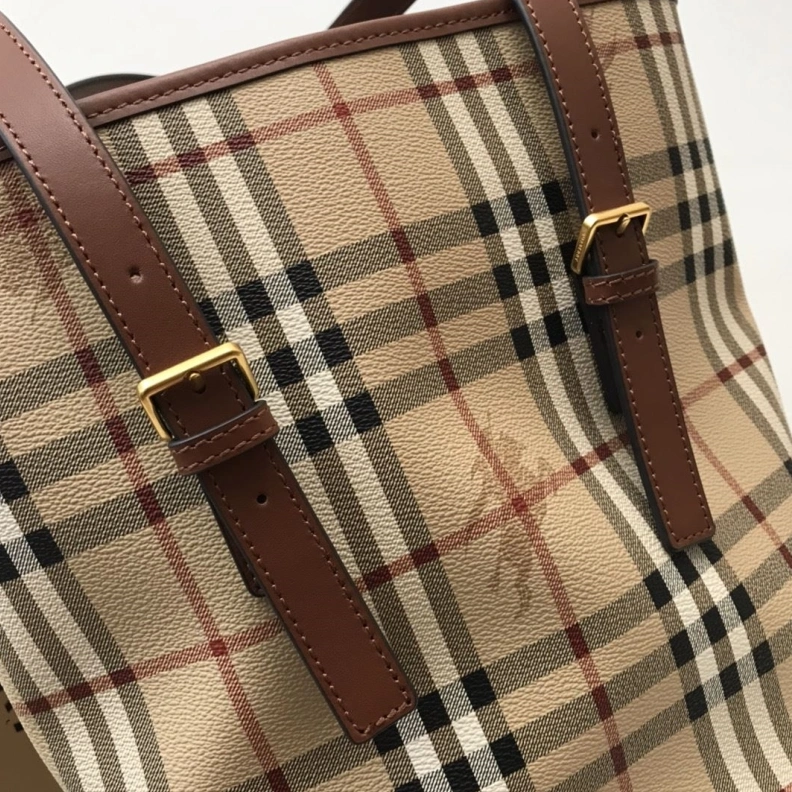 Resilient Bxrbxrry Shopping Bags 74138
