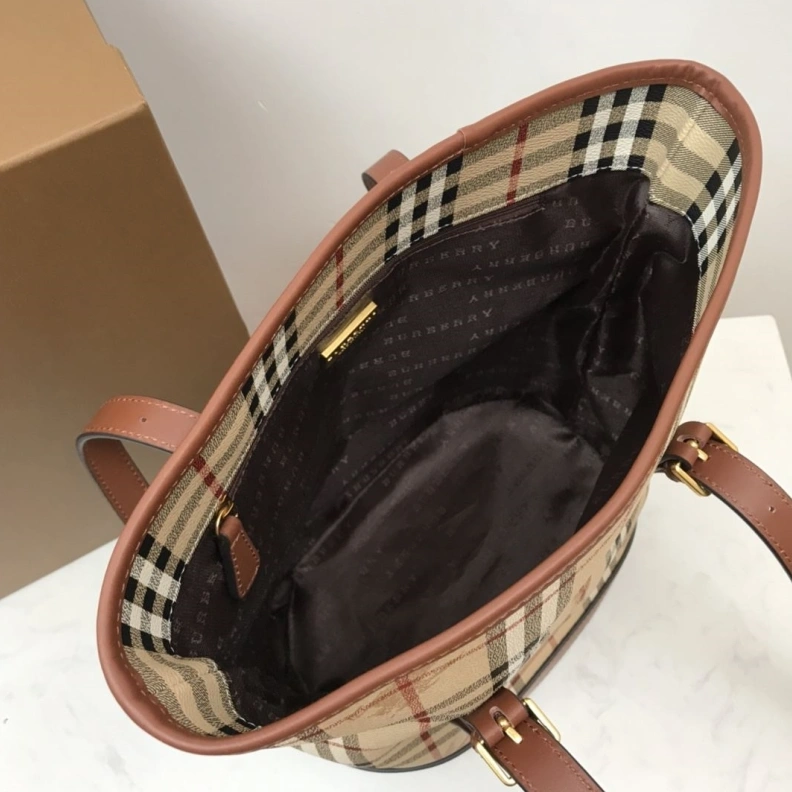 Resilient Bxrbxrry Shopping Bags 74138