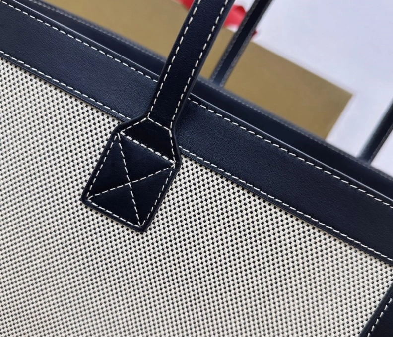 Practical Bxrbxrry Shopping Bags 74165