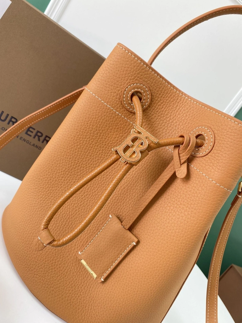 Cozy Bxrbxrry Bucket Bags 74424