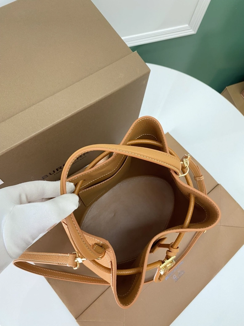 Cozy Bxrbxrry Bucket Bags 74424